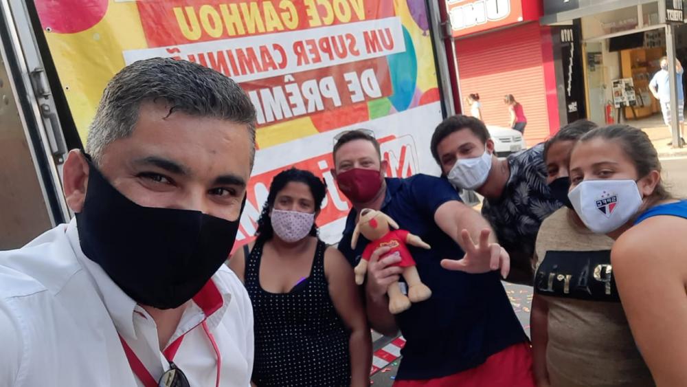 Foto 2 / Caminhão de Prêmios MM sai para Itararé